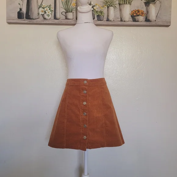 I & M - Burnt Orange Corduroy Skirt Size M - Picture 2 of 11